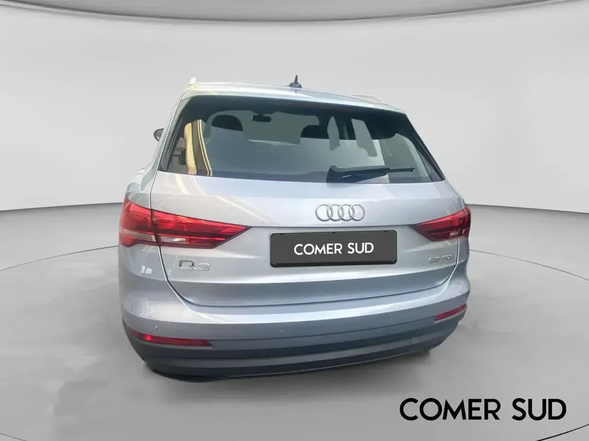 Usata Audi Q3 Business 150 CV (110 kW) 2019 Argento fioretto metallizzato SUV