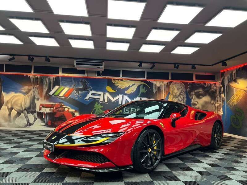 Rosso Usata 2024 Ferrari SF90 Coupé | 499.999 € - Immagine 1/4