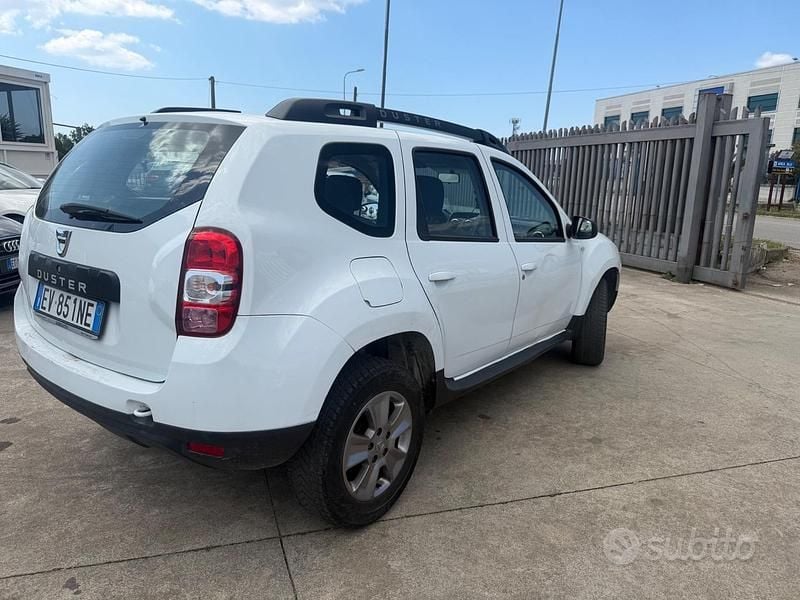 Usata Dacia Duster Lauréate 110 CV (80 kW) 2014 Bianco SUV