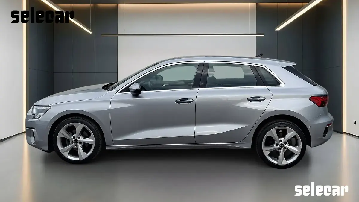 Usata Audi A3 Advanced 116 CV (85 kW) 2023 6y grigio daytona perla Berlina