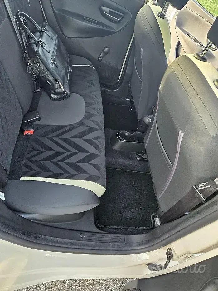 Usata Lancia Ypsilon Gold 69 CV (50 kW) 2017 Bianco Utilitaria
