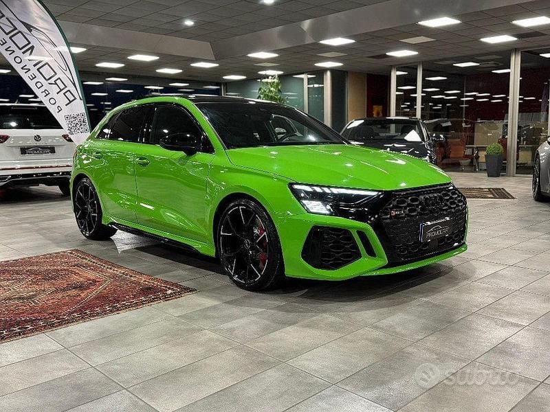 Usata Audi RS3 Ambiente 400 CV (294 kW) 2024 Verde kyalami Berlina