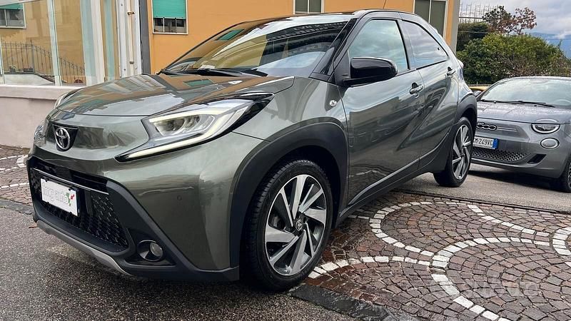Usata Toyota Aygo X Lounge 72 CV (52 kW) 2022 Verde SUV