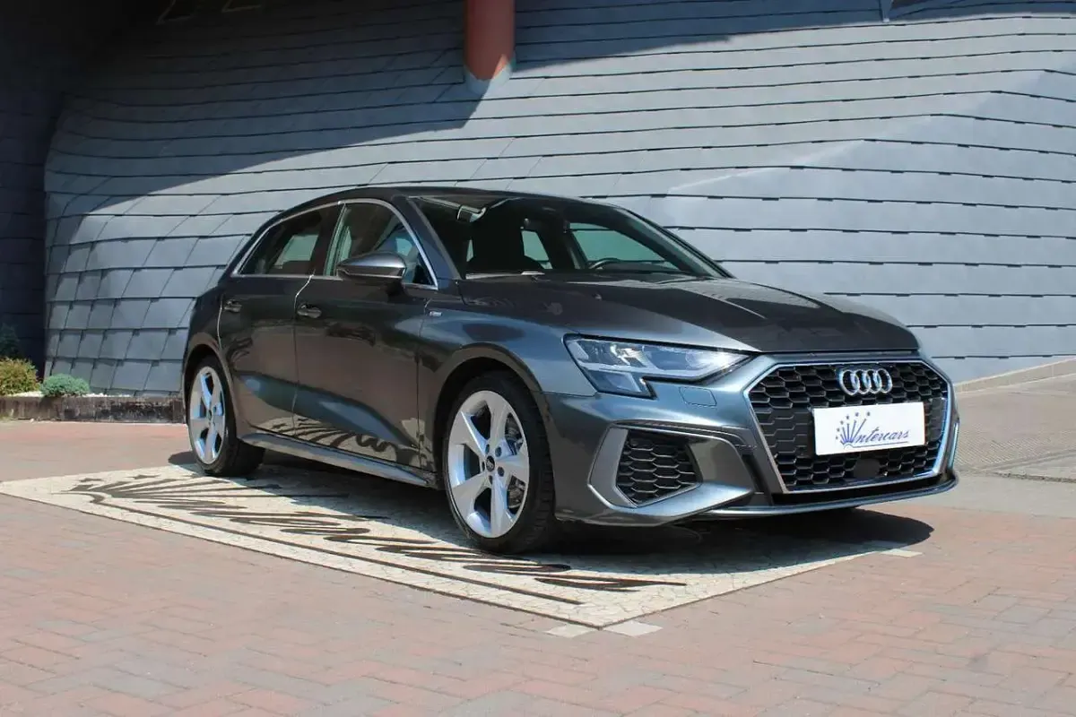 Usata Audi A3 S-Line 150 CV (110 kW) 2021 Grigio Berlina