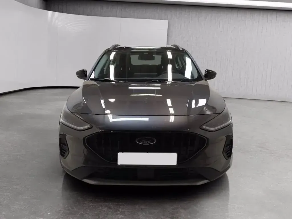 Usata Ford Focus Active 125 CV (91 kW) 2022 Grigio scuro pastello SUV