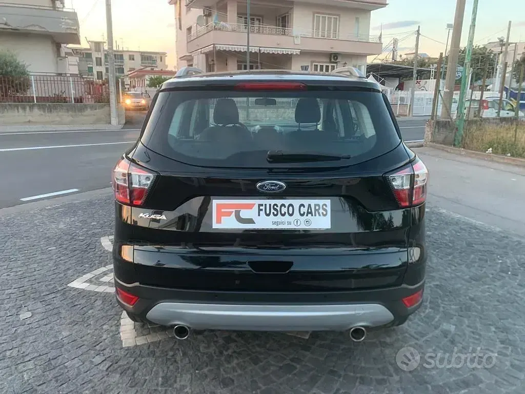 Usata Ford Kuga Titanium 120 CV (88 kW) 2017 Nero SUV