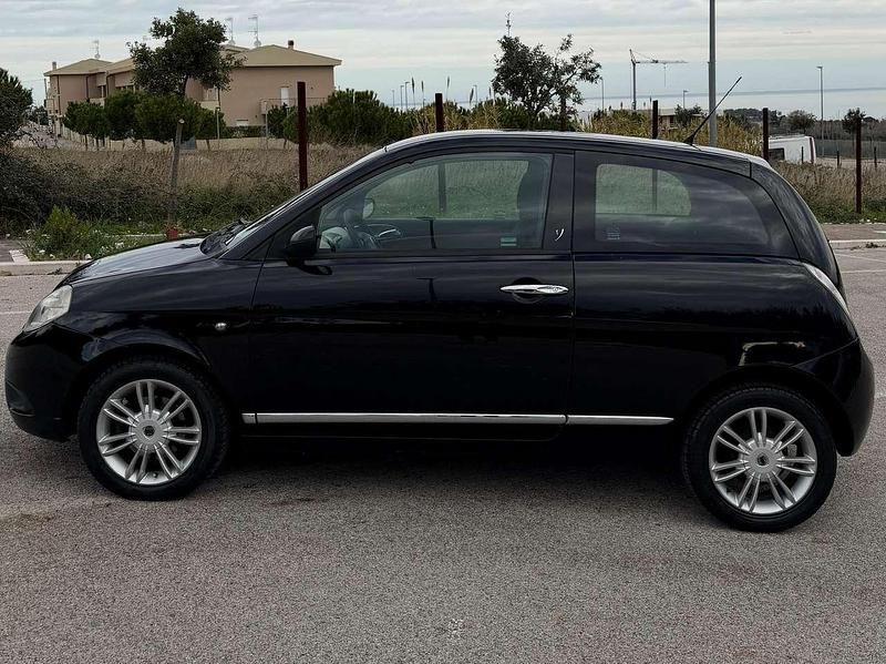 Usata Lancia Ypsilon 95 CV (69 kW) 2007 Nero Utilitaria