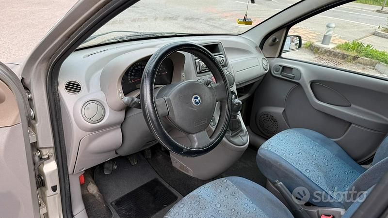 Usata Fiat Panda 75 CV (55 kW) 2005 Grigio Utilitaria