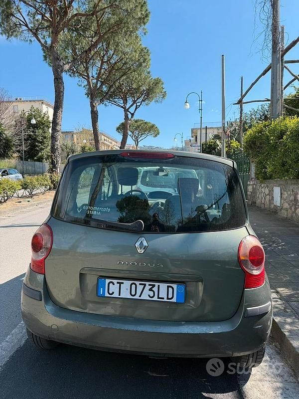 Usata Renault Modus 65 CV (47 kW) 2005 Verde Monovolume