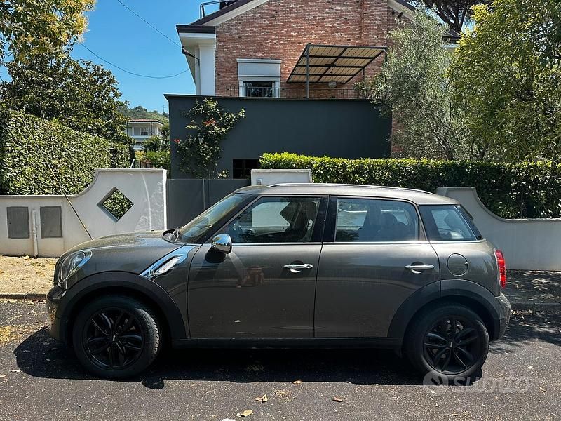 Marrone Usata 2013 Mini One D Due volumi | 10.000 € (Molto cara) - Immagine 1/4