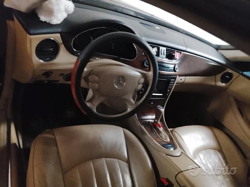 Usata Mercedes CLS320 224 CV (164 kW) 2005 Nero Berlina