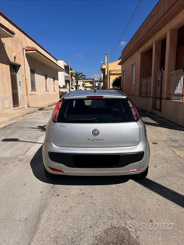 Usata Fiat Punto Evo 75 CV (55 kW) 2011 Grigio Utilitaria