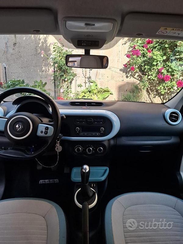 Blu Usata 2015 Renault Twingo Due volumi | 7800 € (Buon prezzo) - Immagine 1/4