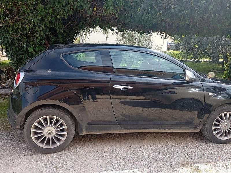Usata Alfa Romeo MiTo 120 CV (88 kW) 2013 Nero Utilitaria