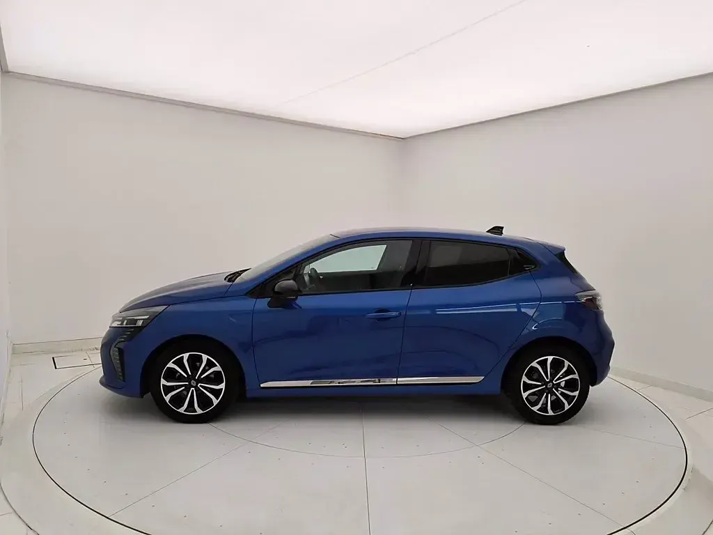 Usata Renault Clio Techno 91 CV (66 kW) 2025 Blu iron Utilitaria