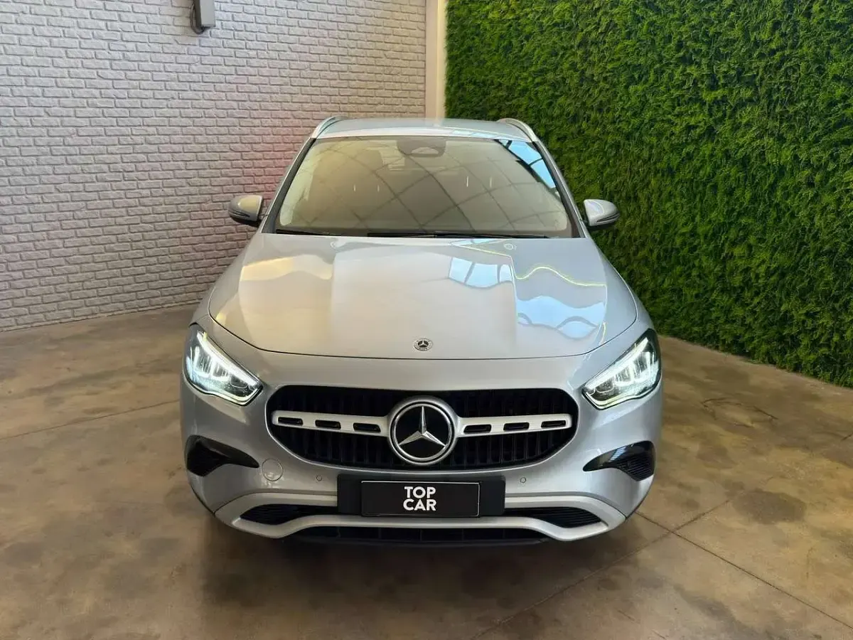 Usata Mercedes GLA200 Advanced 150 CV (110 kW) 2025 Argento metallizzato SUV