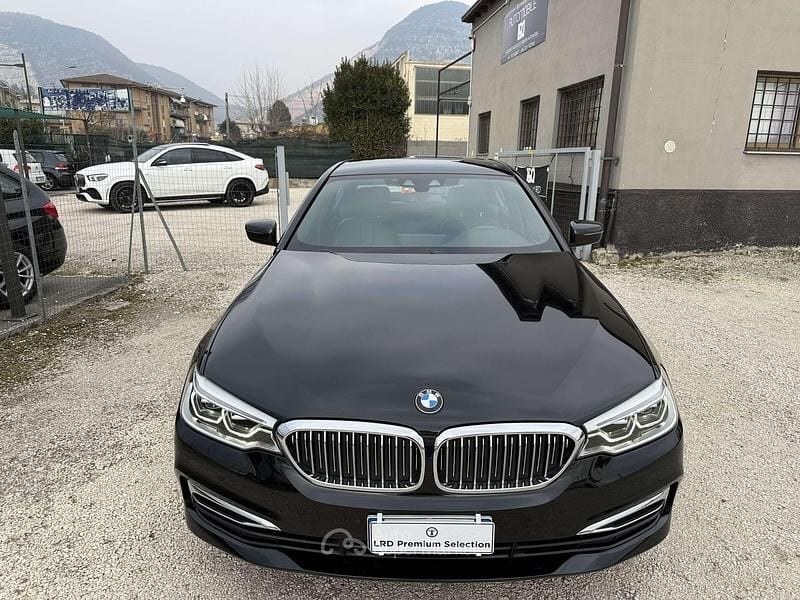 Usata BMW 520 Luxury Line 190 CV (139 kW) 2017 Nero Berlina