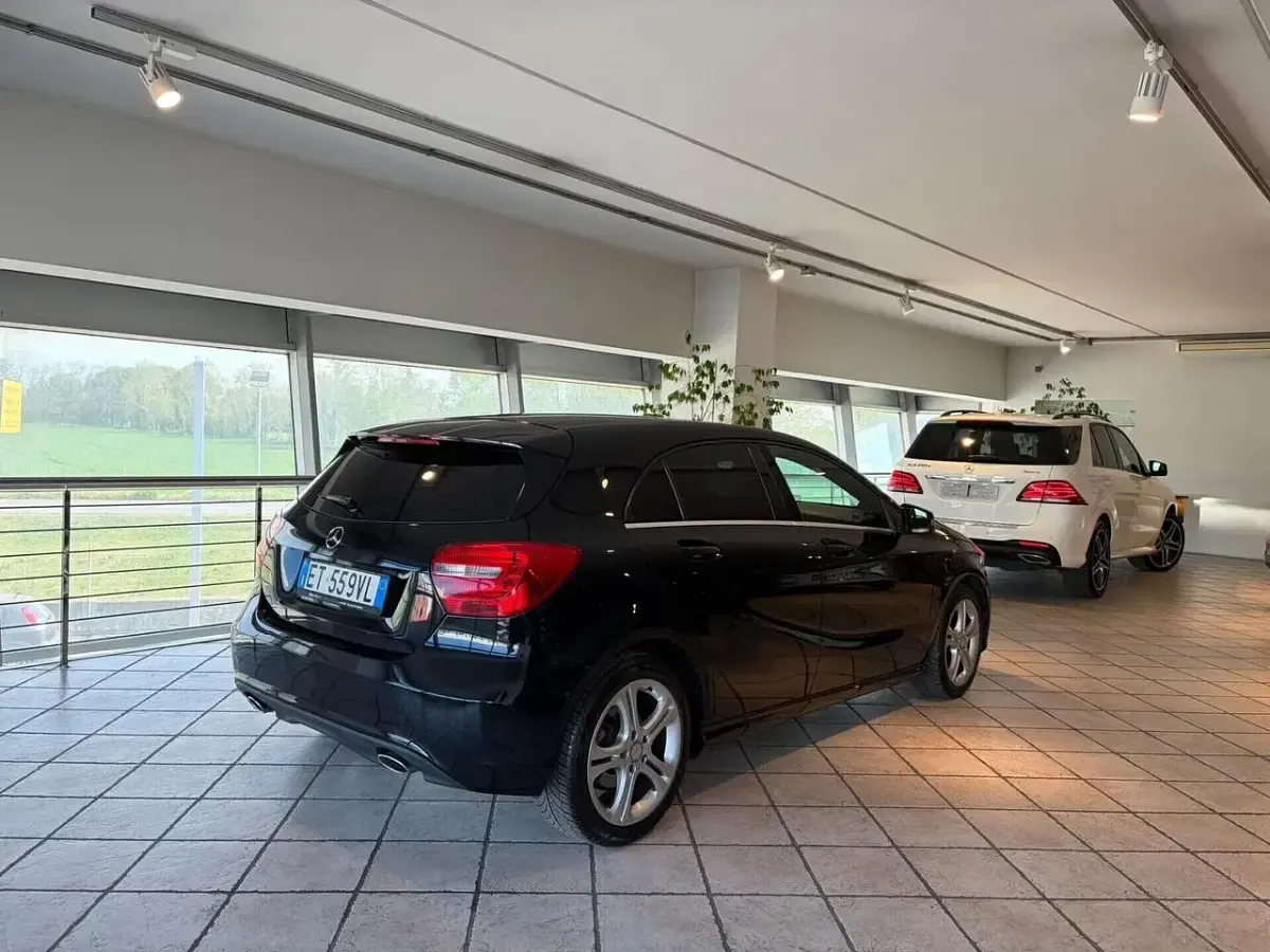 Usata Mercedes A180 Premium 109 CV (80 kW) 2014 Nero Utilitaria