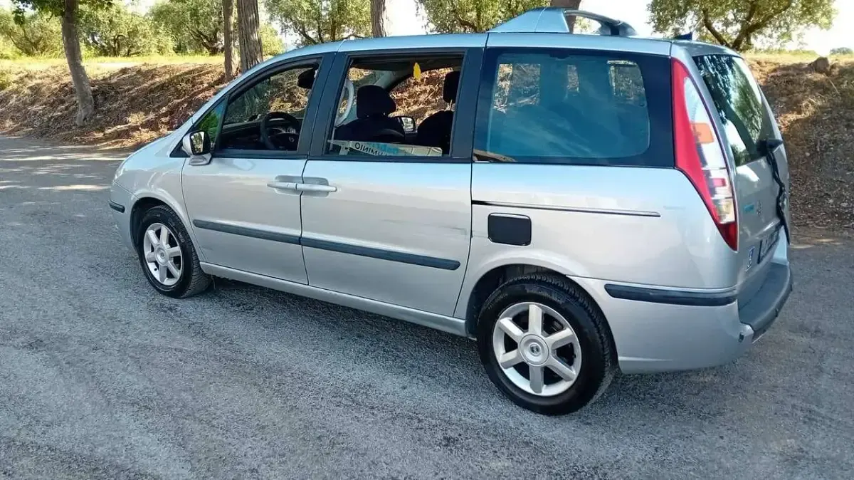Usata Fiat Ulysse Emotion 128 CV (94 kW) 2004 Grigio Monovolume