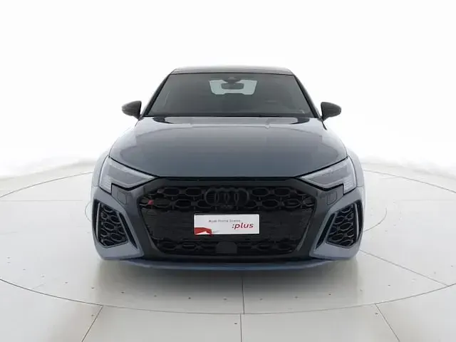 Usata Audi RS3 Sportback Comfort 400 CV (294 kW) 2023 Grigio kemora metallizzato Utilitaria
