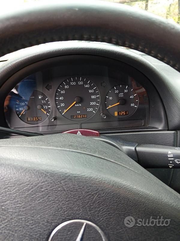 Usata Mercedes ML270 2001 Grigio SUV