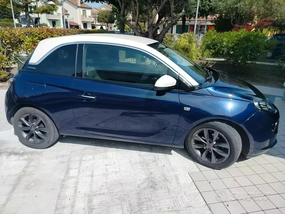 Usata Opel Adam 87 CV (63 kW) 2014 Viola Utilitaria
