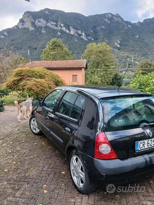 Usata Renault Clio II 75 CV (55 kW) 2005 Utilitaria