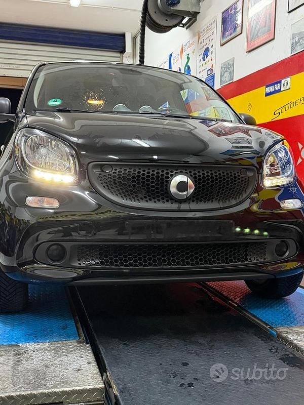 Nero Usata 2016 Smart ForFour Utilitaria | 10.000 € - Immagine 1/4