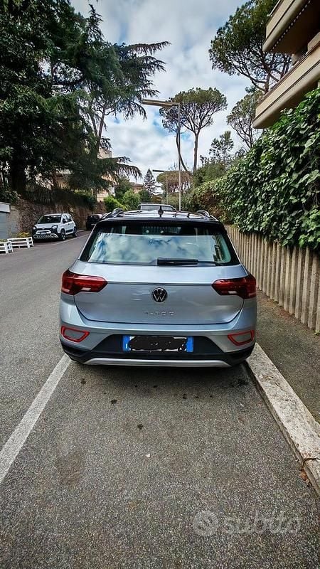 Usata VW T-Roc Life 150 CV (110 kW) 2023 Grigio SUV