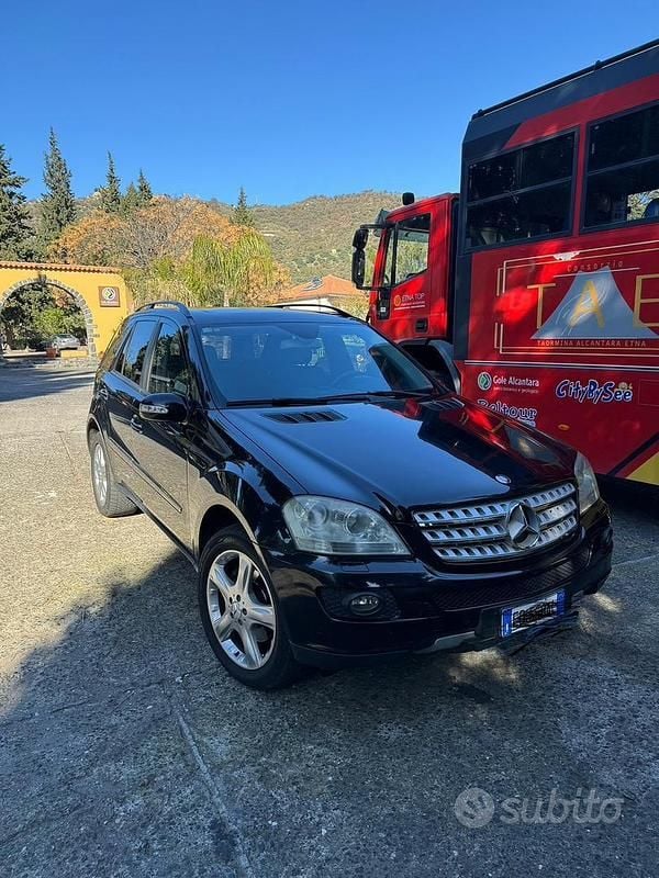 Usata Mercedes ML320 190 CV (139 kW) 2007 Nero SUV