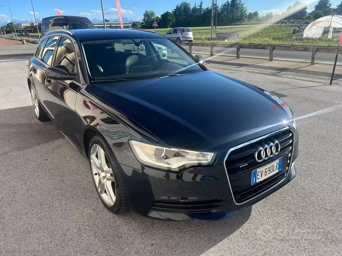 Usata Audi A6 245 CV (180 kW) 2014 Blu Station wagon