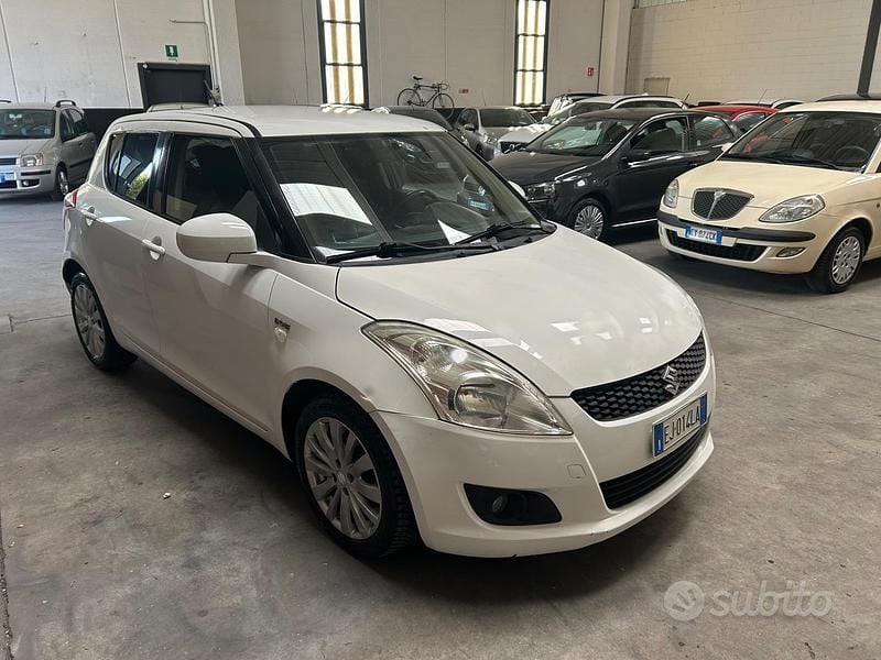 Usata Suzuki Swift 75 CV (55 kW) 2012 Bianco Utilitaria