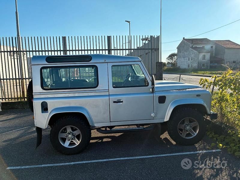 Usata Land Rover Defender 68 CV (50 kW) 2007 Grigio SUV