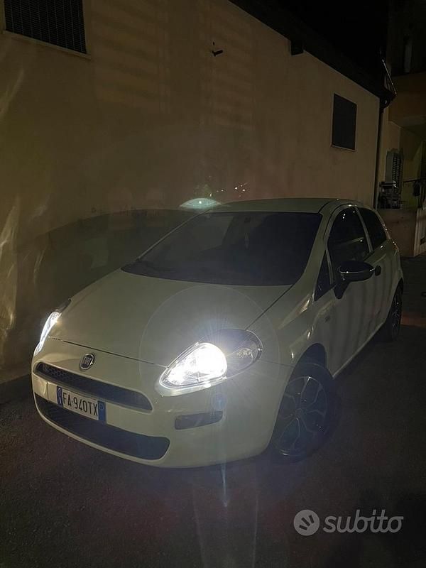 Usata Fiat Punto 75 CV (55 kW) 2015 Bianco Utilitaria