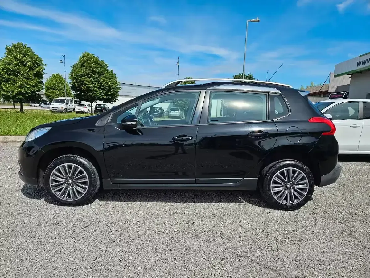 Usata Peugeot 2008 Active 68 CV (50 kW) 2013 Nero SUV