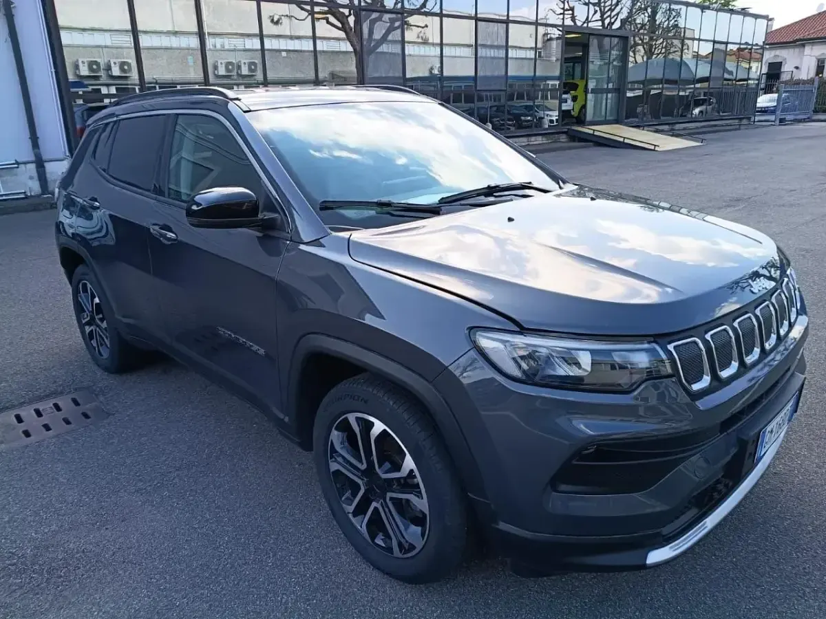 Usata Jeep Compass Limited 131 CV (96 kW) 2022 Gray SUV