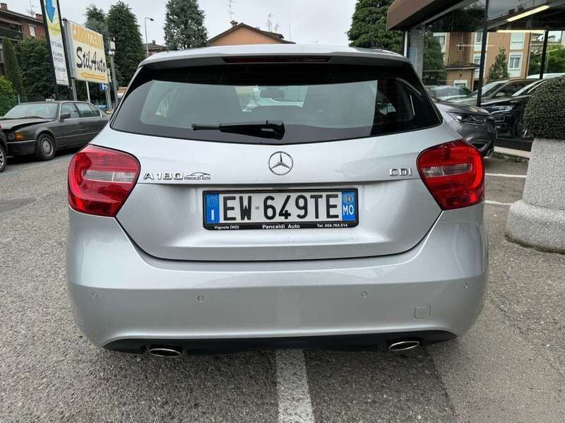 Usata Mercedes A180 109 CV (80 kW) 2014 Argento Berlina
