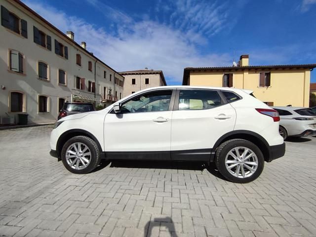 Usata Nissan Qashqai Tekna 110 CV (80 kW) 2014 Bianco SUV