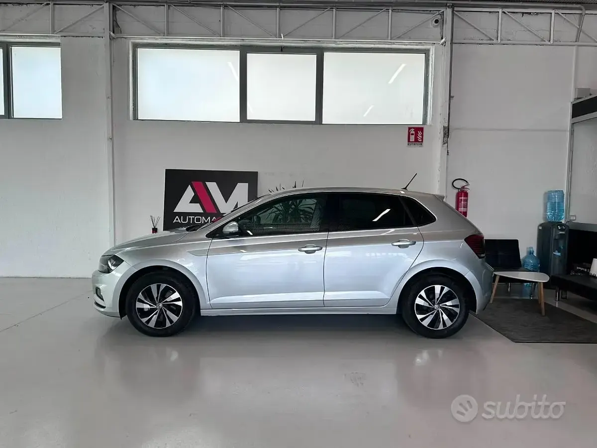 Usata VW Polo Comfortline 80 CV (58 kW) 2019 Argento Utilitaria