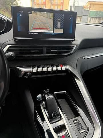 Usata Peugeot 5008 Allure 131 CV (96 kW) 2022 Nero SUV