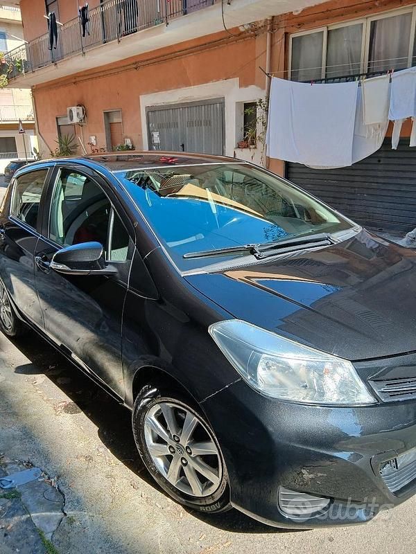 Usata Toyota Yaris 90 CV (66 kW) 2013 Utilitaria