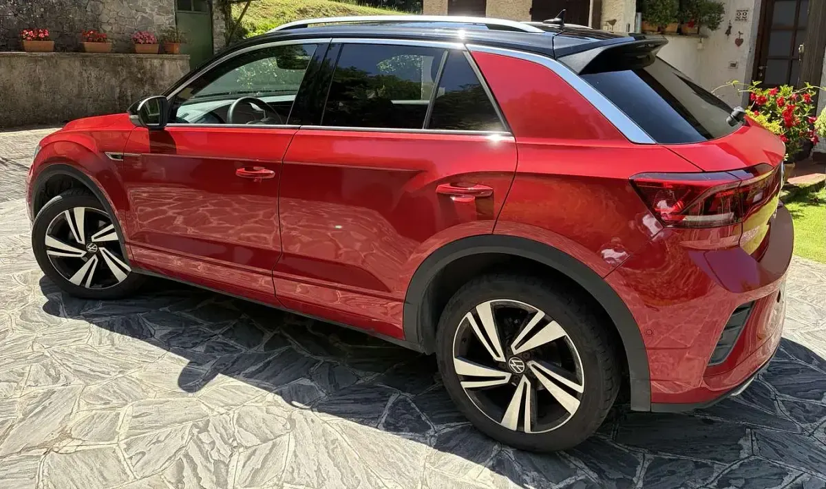 Usata VW T-Roc R-line 150 CV (110 kW) 2023 SUV