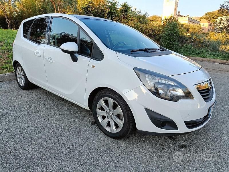 Bianco Usata 2012 Opel Meriva Monovolume | 4990 € (Buon prezzo) - Immagine 1/4