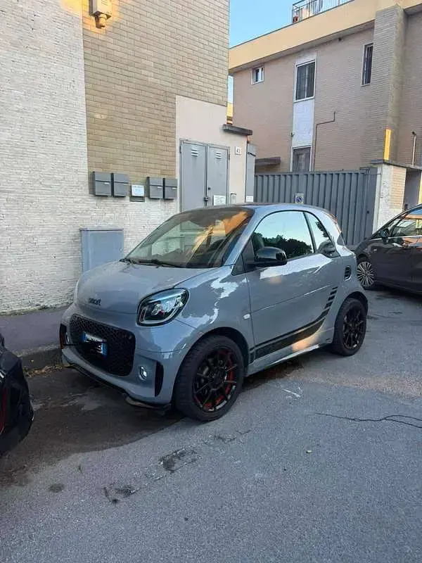 Usata Smart ForTwo Coupé Brabus 41 kW (56 CV) 2020 Grigio Utilitaria