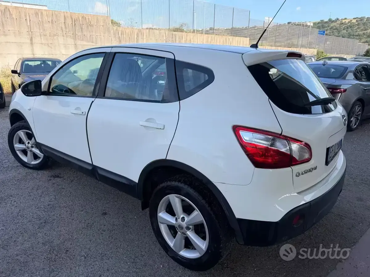 Usata Nissan Qashqai Tekna 150 CV (110 kW) 2012 Bianco SUV