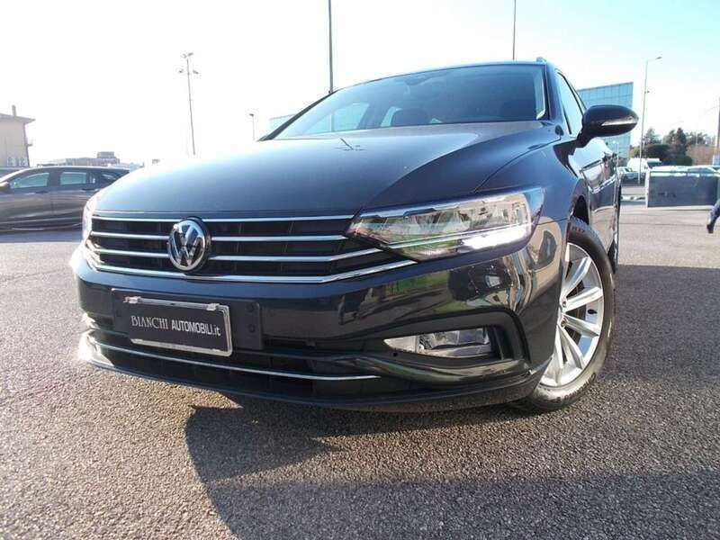Usata VW Passat Business 120 CV (88 kW) 2020 Antracite / pastello Station wagon