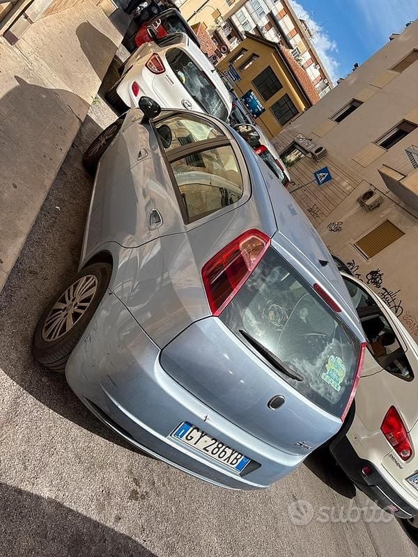 Usata Fiat Grande Punto 90 CV (66 kW) 2008 Blu Utilitaria
