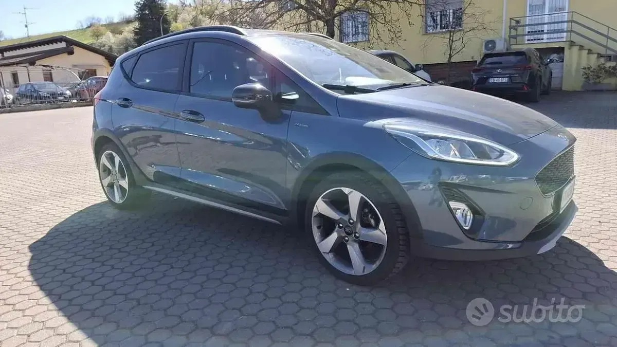 Usata Ford Fiesta Active 101 CV (74 kW) 2019 Blu Utilitaria