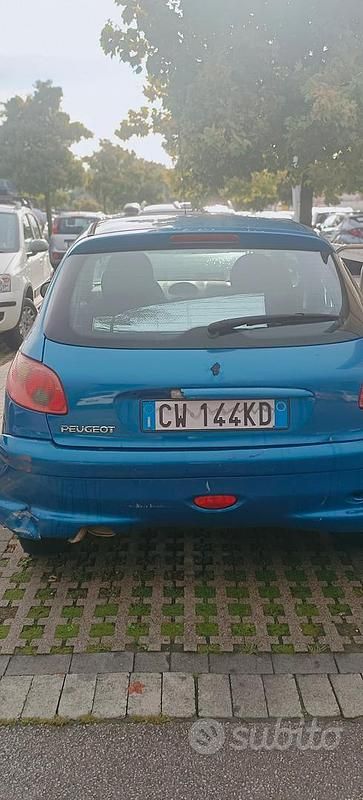 Usata Peugeot 206 75 CV (55 kW) 2003 Blu Berlina