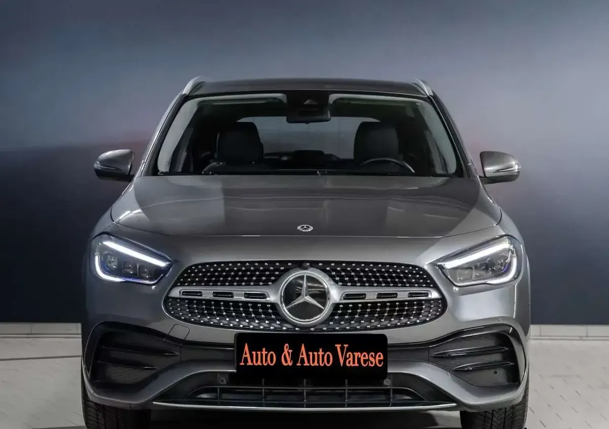 Usata Mercedes GLA200 Premium 163 CV (119 kW) 2022 Grigio SUV